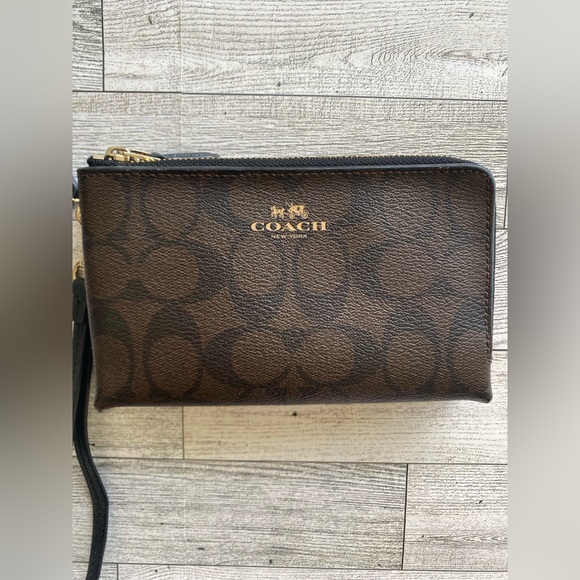 COPY - Coach Double Corner Zip Wristlet - Picture 4 of 12